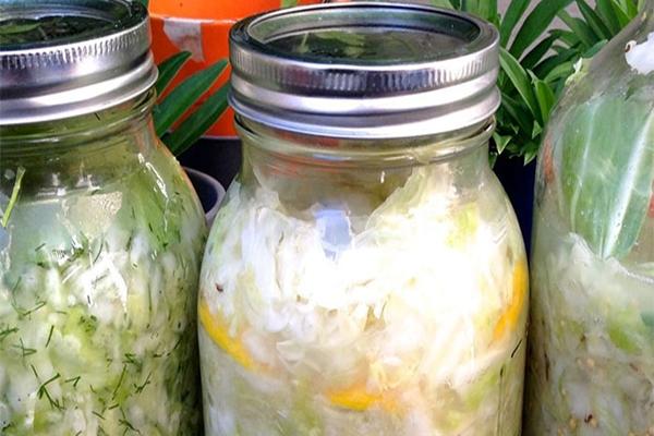 กะหล่ำปลีหมักใต้ฝาเหล็ก