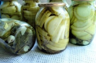 ซูกินี่หมักน้ำผึ้งกับกระเทียม