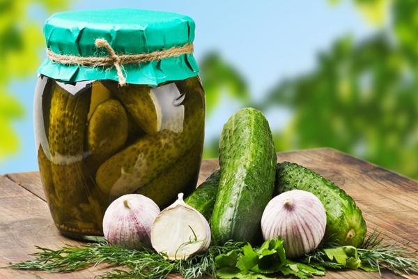 Pourquoi les cornichons deviennent-ils mous dans le bocal ?