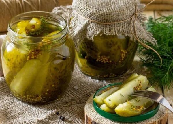 แตงกวารสเผ็ดในน้ำสลัดมัสตาร์ด