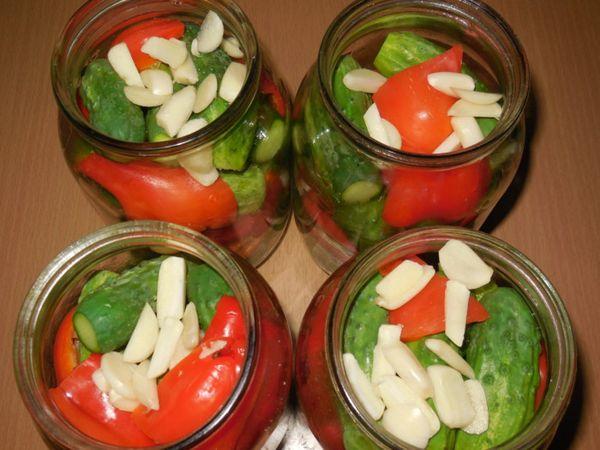 การดองผัก