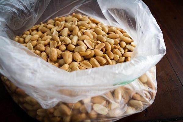 ถั่วลิสงในถุง