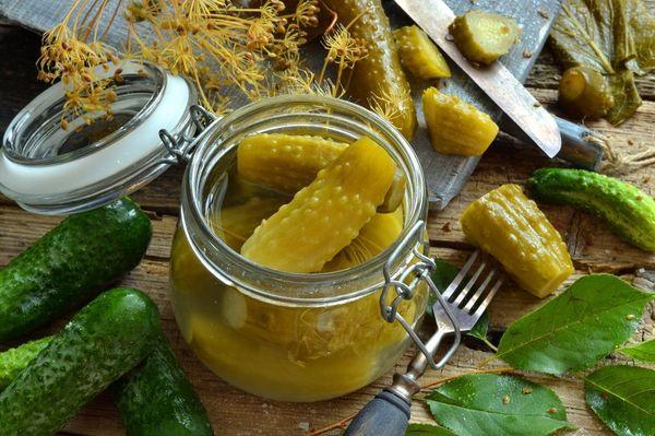 การดองแตงกวา