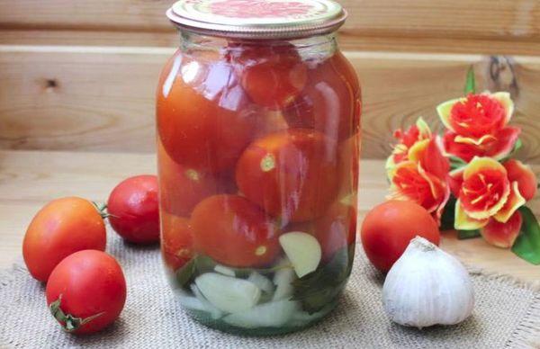 ผักใบเขียวและกระเทียม