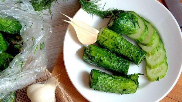 แตงกวาดอง