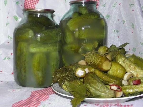 การดองแตงกวา