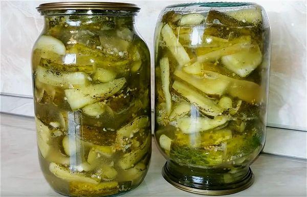 แตงกวาหั่นเป็นชิ้น