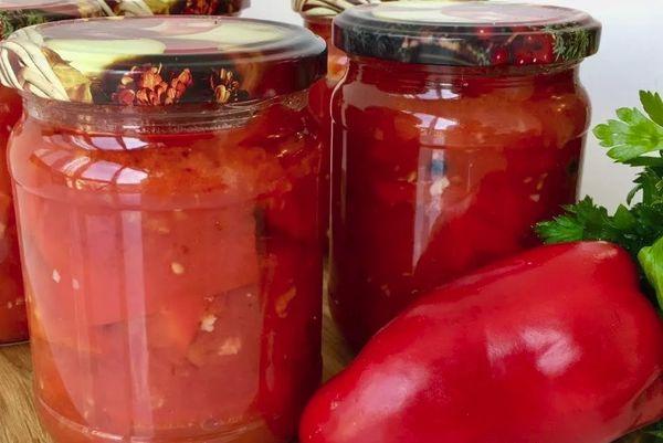 พริกในซอสมะเขือเทศ