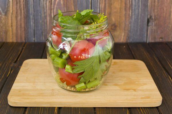 มะเขือเทศกับขึ้นฉ่าย