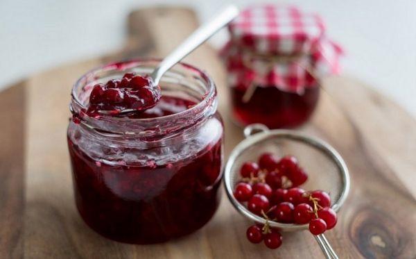 17 สูตรแยมลูกเกดแดงแสนอร่อยสำหรับฤดูหนาว