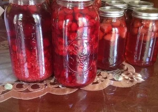 ด้วยสตรอเบอร์รี่