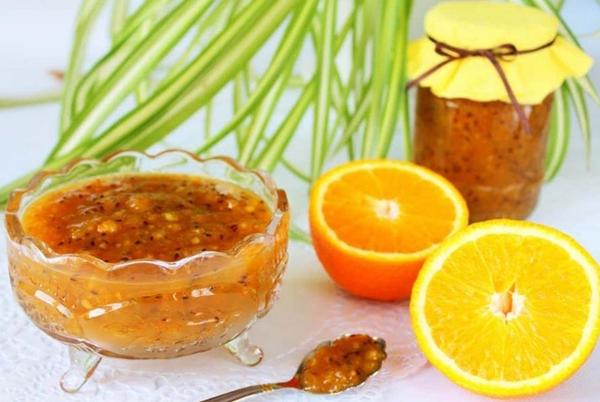 มะยมและส้มสำหรับฤดูหนาว: สูตรอาหารที่ไม่ต้องปรุง