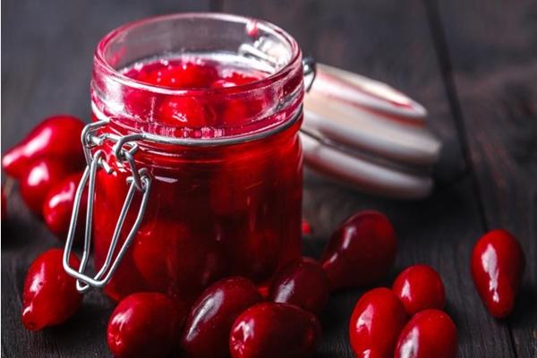 แยมดอกด็อกวูดสำหรับฤดูหนาว