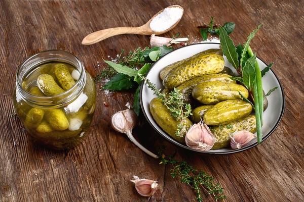 แตงกวากระป๋อง