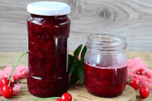 13 สูตรแยมเชอร์รี่ที่ดีที่สุดสำหรับฤดูหนาว