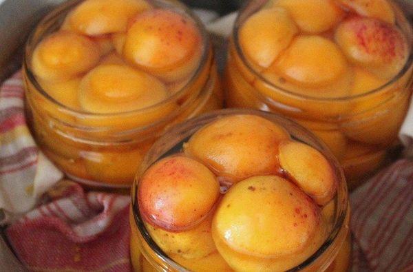 แอปริคอตทั้งลูก