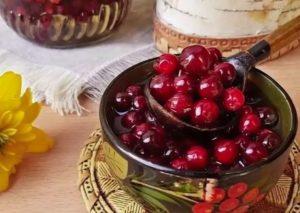 18 สูตรเด็ดสำหรับทำแยมลิงกอนเบอร์รี่โดยไม่ต้องปรุงสำหรับฤดูหนาว