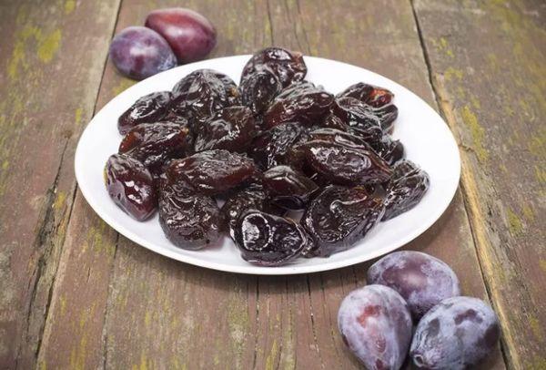 ลูกพลัมแห้ง