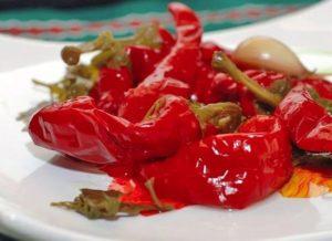 20 สูตรพริกกระป๋องสำหรับฤดูหนาว