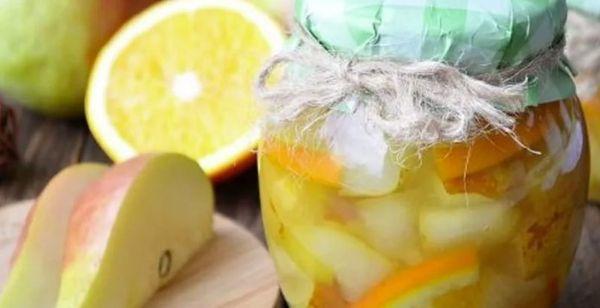 ลูกแพร์ในน้ำเชื่อม