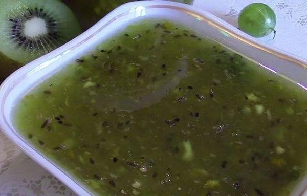 ลูกเกดและกีวี