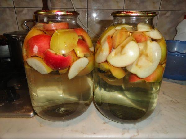 แอปเปิ้ลหั่นเป็นชิ้น