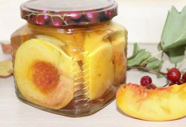 ผลไม้ในน้ำเชื่อม