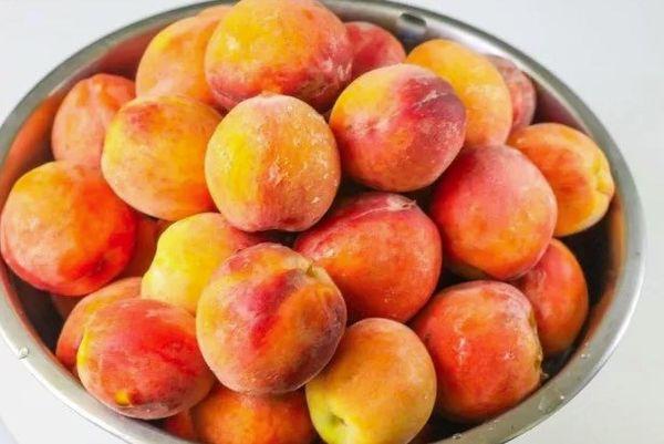 ลูกพีชสุก