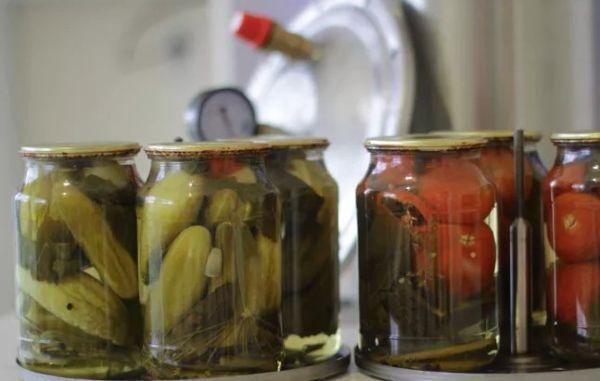 การกระป๋องผัก