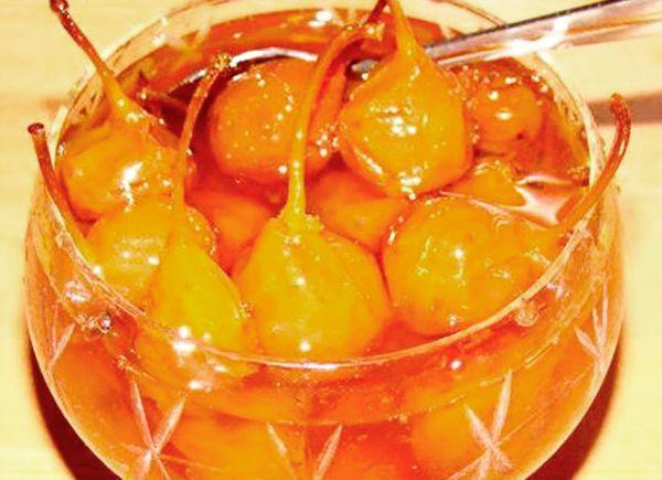 ลูกแพร์ทั้งลูก