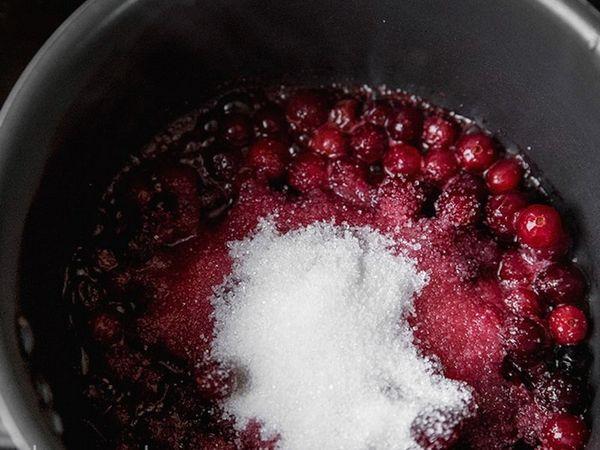 ลูกเกดในหม้อหุงช้า