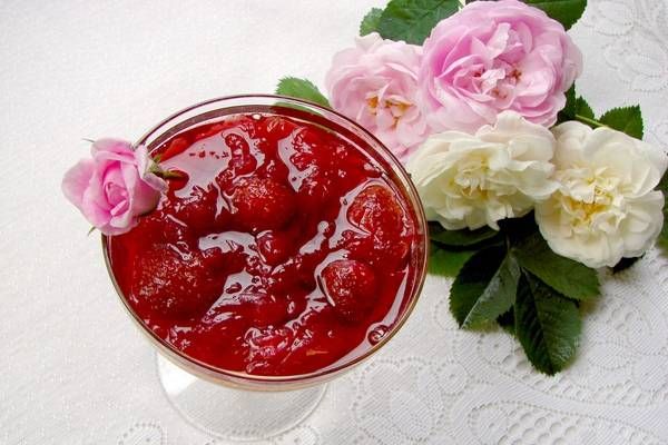 กุหลาบกับสตรอเบอร์รี่