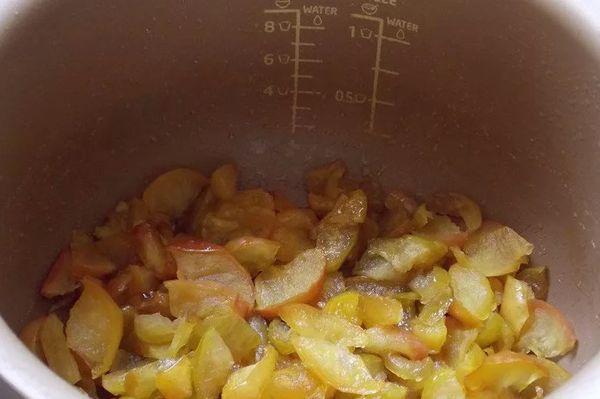 แอปเปิ้ลในหม้อหุงช้า