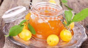 11 สูตรทำแยมพลัมเหลืองแสนอร่อยสำหรับหน้าหนาว