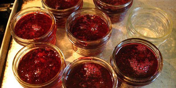 แยมลูกเกด