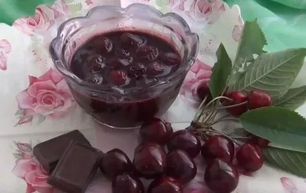 เชอร์รี่และช็อคโกแลต