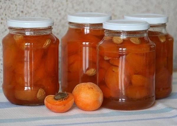 confiture d'abricots et de pêches