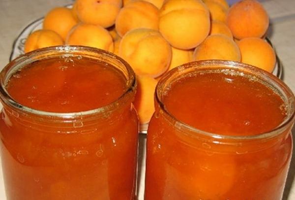 confiture d'abricots et de pêches