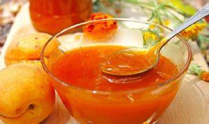 4 สูตรเด็ดเตรียมแอปริคอตกับน้ำตาลสำหรับหน้าหนาวโดยไม่ต้องปรุง