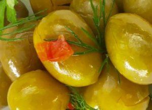 สูตรทีละขั้นตอนในการเตรียมลูกพลัมเชอร์รี่เป็นมะกอกสำหรับฤดูหนาว