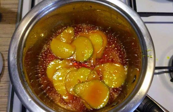 ลูกแพร์ปรุงอาหาร