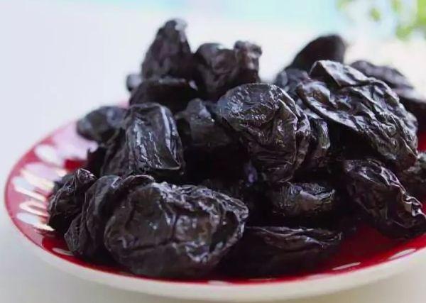 ลูกพลัมแห้ง