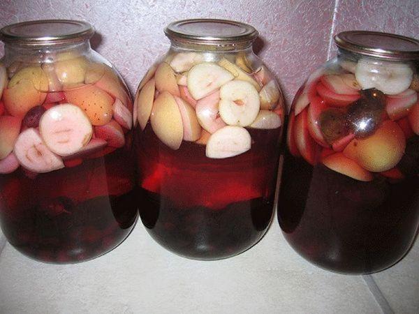 ผลไม้แช่อิ่มในขวดโหล