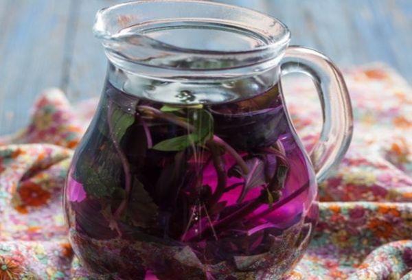 น้ำคั้นจากหญ้ารสเผ็ด