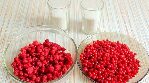 ราสเบอร์รี่และลูกเกด