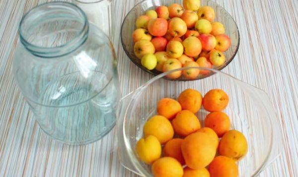 แอปริคอตและแอปเปิ้ล