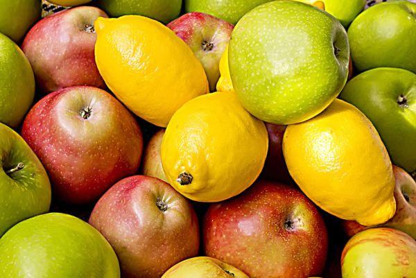 มะนาวและแอปเปิ้ล