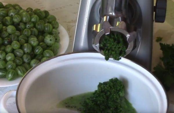 ลูกเกดผ่านเครื่องบดเนื้อ