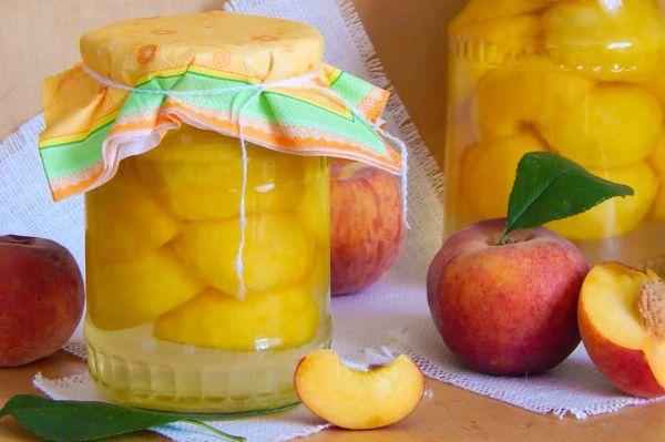 ลูกพีชในน้ำ