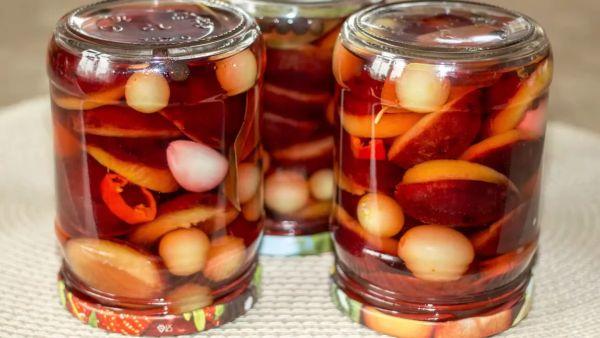 องุ่นและพลัม